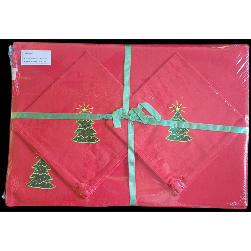 Christmas Placemats & Napkins (4) Dennis East International Red Xmas Trees New